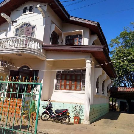 Pakse Riverside Bed & Breakfast Exterior photo