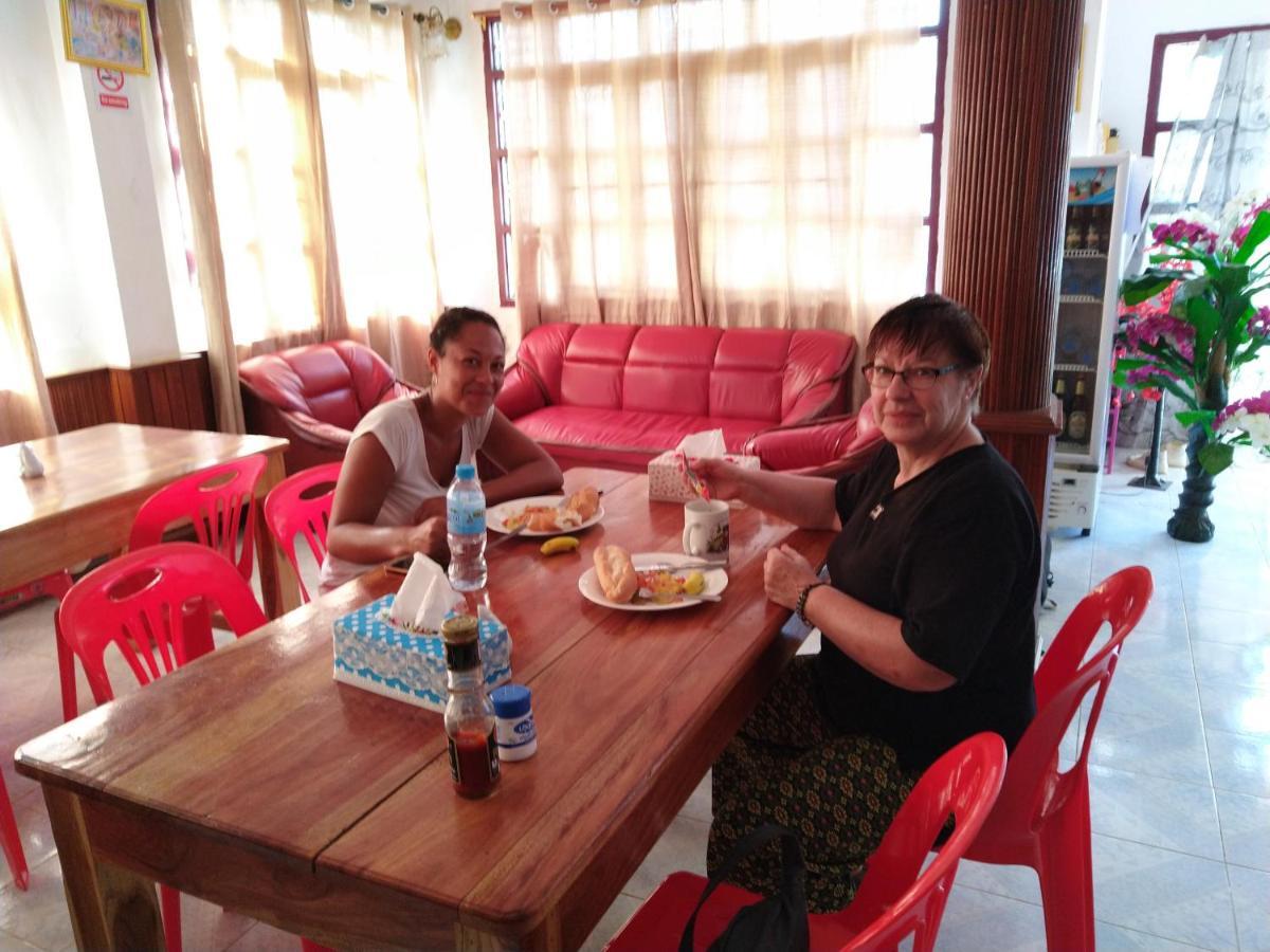 Pakse Riverside Bed & Breakfast Exterior photo