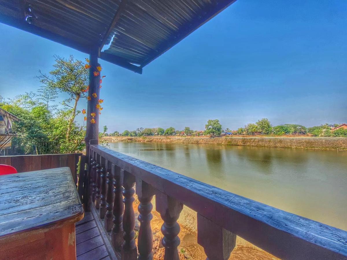 Pakse Riverside Bed & Breakfast Exterior photo